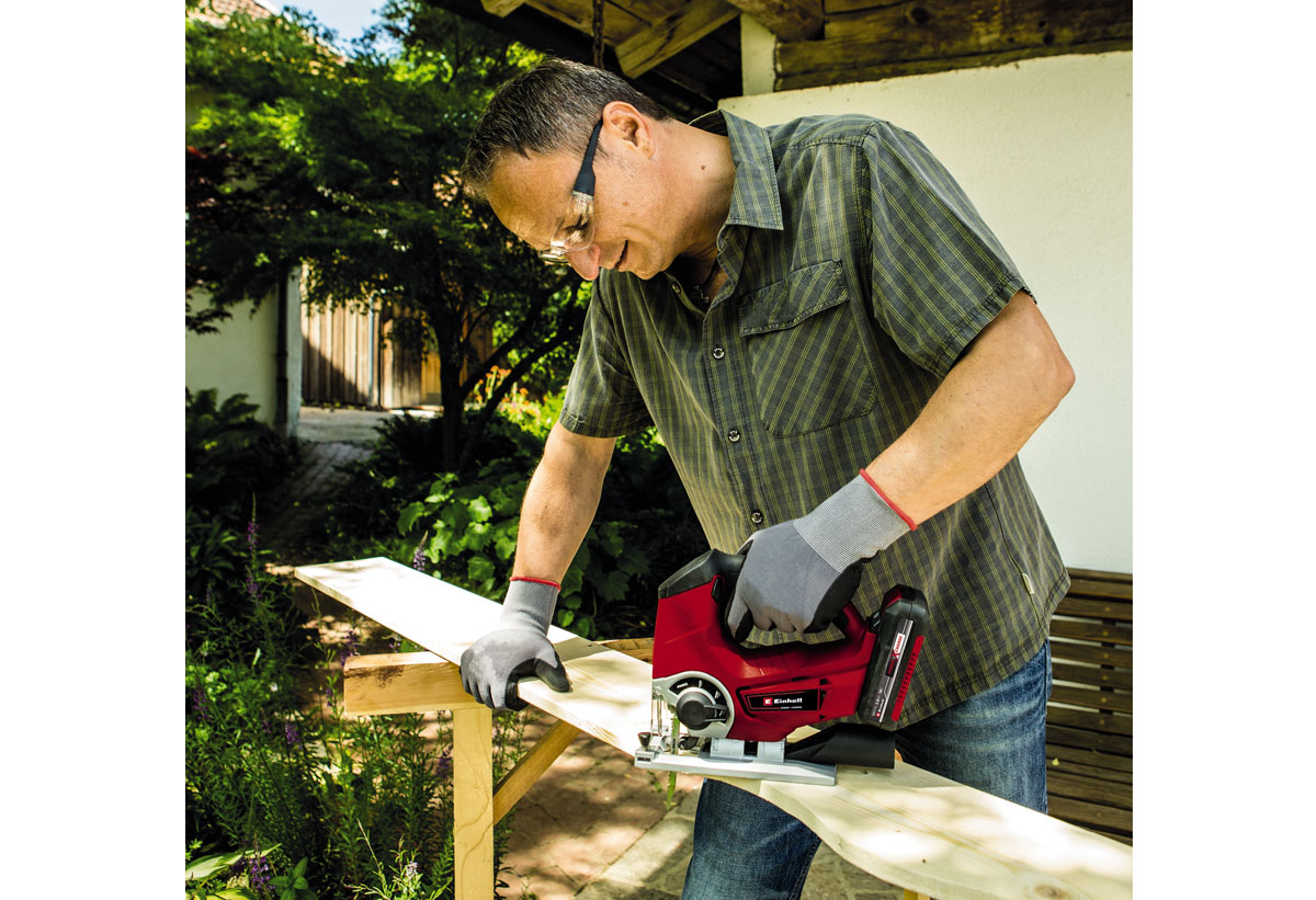 Απεικονίζεται η σέγα 